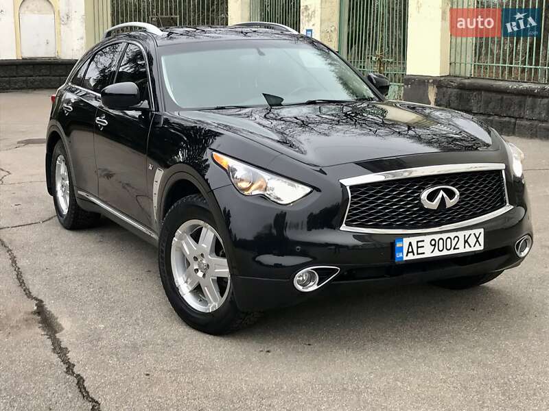 Внедорожник / Кроссовер Infiniti QX70 2013 в Петрове
