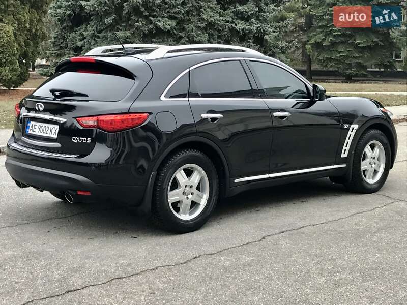 Внедорожник / Кроссовер Infiniti QX70 2013 в Петрове