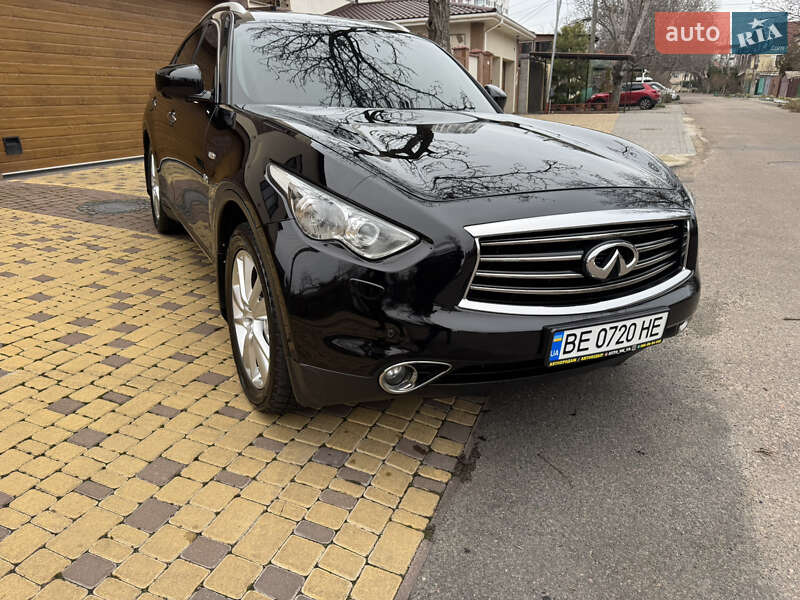 Внедорожник / Кроссовер Infiniti QX70 2013 в Одессе