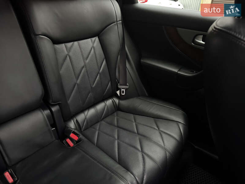 Внедорожник / Кроссовер Infiniti QX70 2013 в Одессе