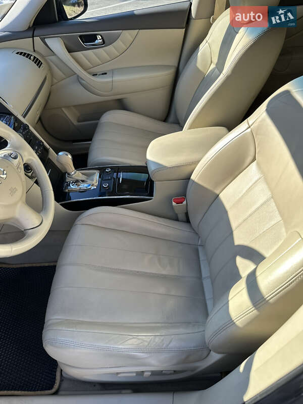 Внедорожник / Кроссовер Infiniti QX70 2014 в Ивано-Франковске