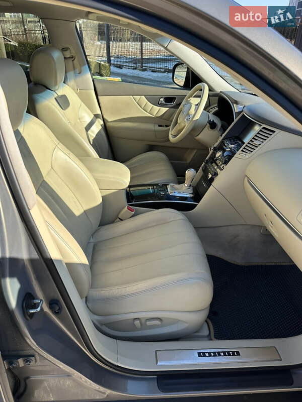 Внедорожник / Кроссовер Infiniti QX70 2014 в Ивано-Франковске