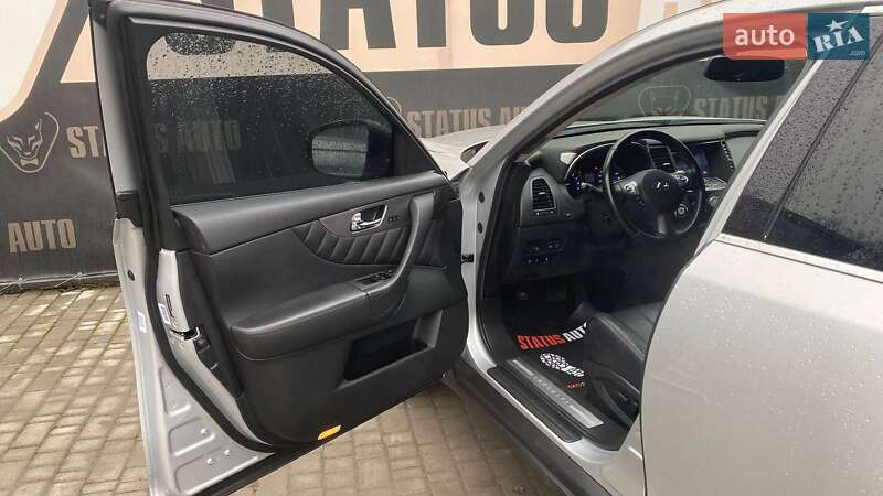 Внедорожник / Кроссовер Infiniti QX70 2014 в Виннице