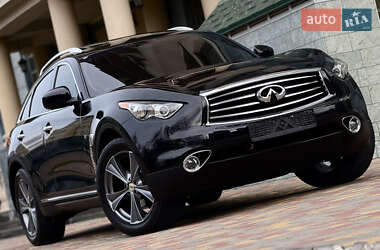 Внедорожник / Кроссовер Infiniti QX70 2015 в Одессе