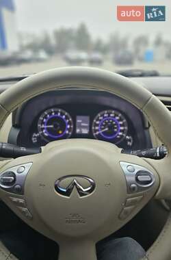 Внедорожник / Кроссовер Infiniti QX70 2014 в Днепре