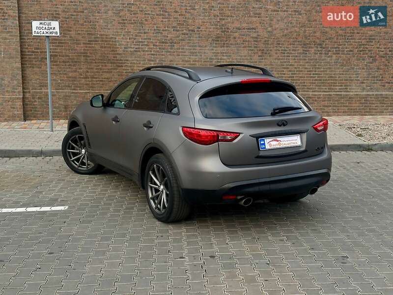 Внедорожник / Кроссовер Infiniti QX70 2015 в Одессе