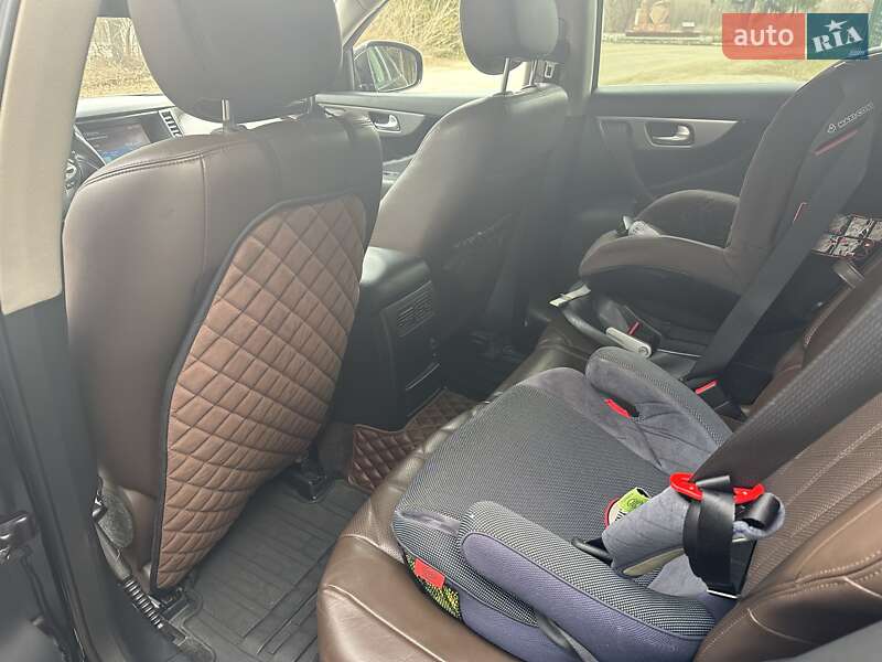 Позашляховик / Кросовер Infiniti QX70 2015 в Обухові