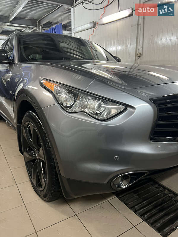 Внедорожник / Кроссовер Infiniti QX70 2016 в 