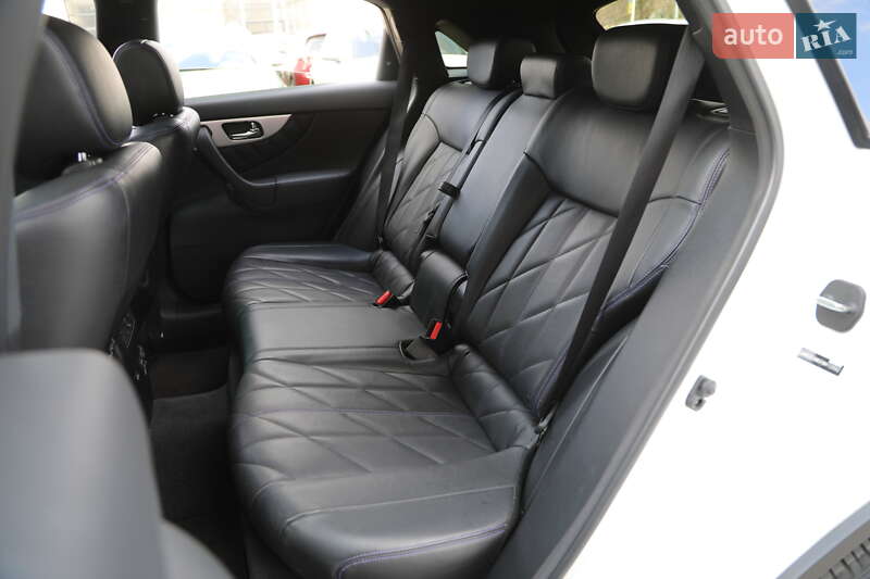 Позашляховик / Кросовер Infiniti QX70 2016 в Харкові
