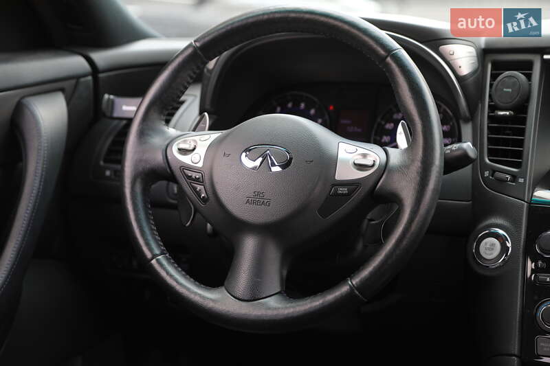Позашляховик / Кросовер Infiniti QX70 2016 в Харкові