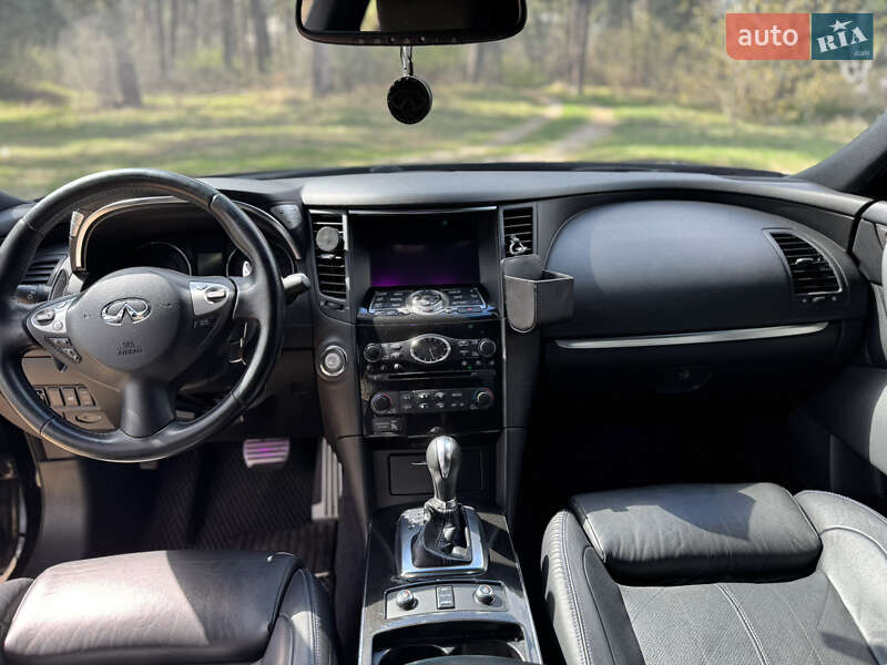 Внедорожник / Кроссовер Infiniti QX70 2016 в Черкассах