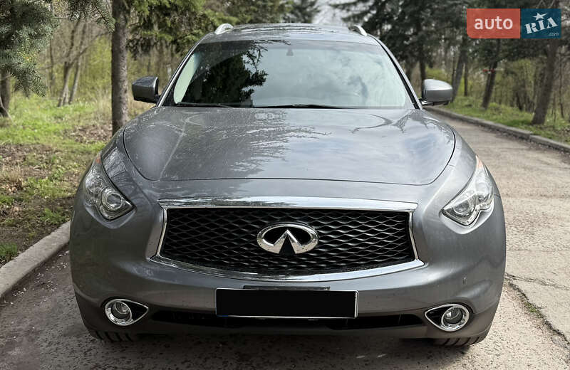 Позашляховик / Кросовер Infiniti QX70 2016 в Краматорську