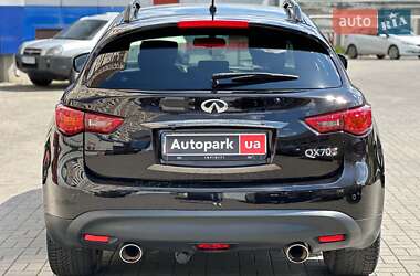 Внедорожник / Кроссовер Infiniti QX70 2015 в 