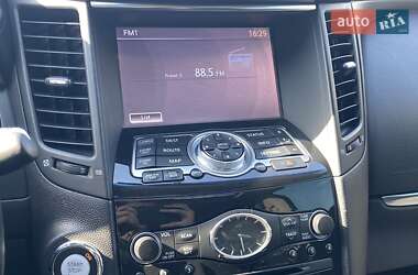 Внедорожник / Кроссовер Infiniti QX70 2015 в 