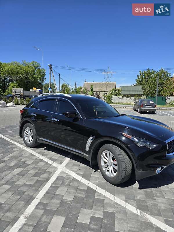 Внедорожник / Кроссовер Infiniti QX70 2014 в Виннице