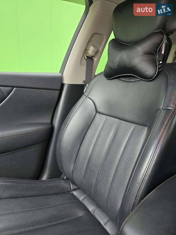 Внедорожник / Кроссовер Infiniti QX70 2014 в Виннице