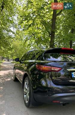 Внедорожник / Кроссовер Infiniti QX70 2013 в 