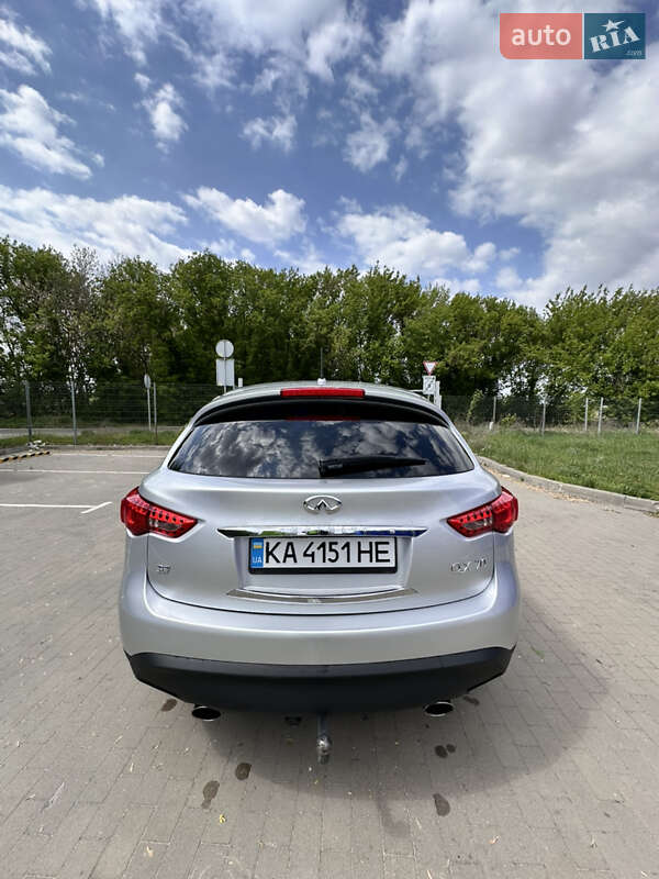 Позашляховик / Кросовер Infiniti QX70 2016 в Києві