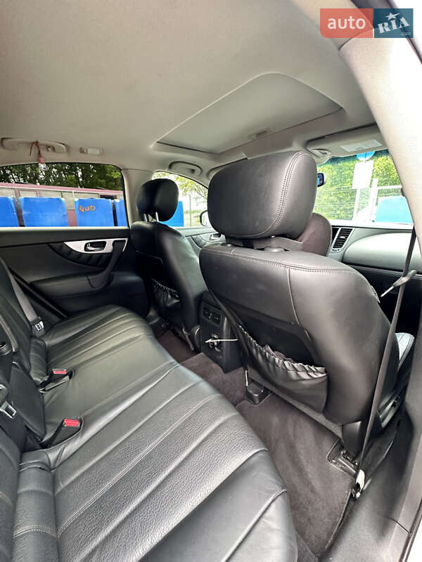 Позашляховик / Кросовер Infiniti QX70 2016 в Києві