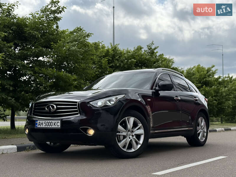 Внедорожник / Кроссовер Infiniti QX70 2013 в 