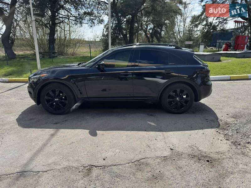 Infiniti QX70 2015
