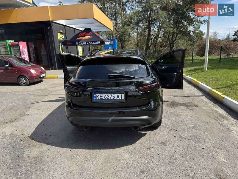 Внедорожник / Кроссовер Infiniti QX70 2015 в Полтаве