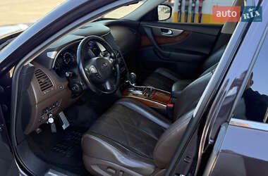 Позашляховик / Кросовер Infiniti QX70 2013 в 