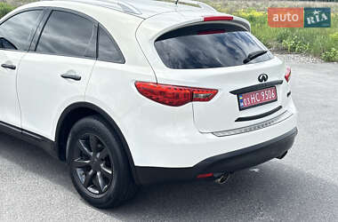 Внедорожник / Кроссовер Infiniti QX70 2016 в 