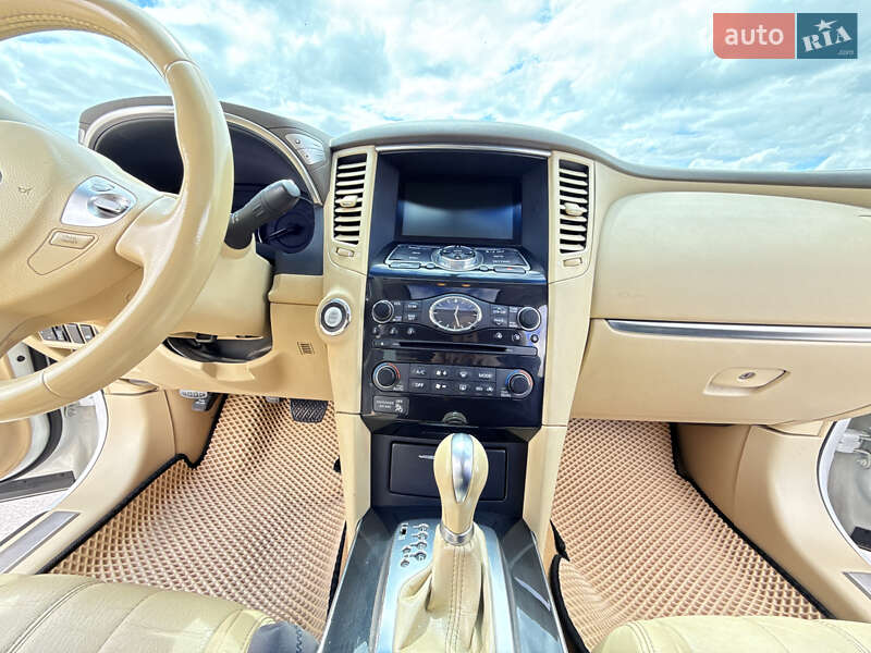 Внедорожник / Кроссовер Infiniti QX70 2016 в Виннице