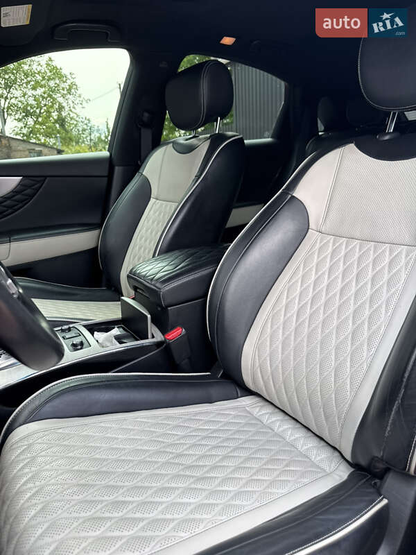 Infiniti QX70 2016