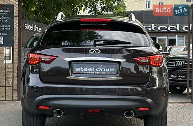 Позашляховик / Кросовер Infiniti QX70 2013 в 