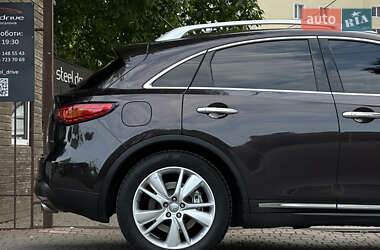 Позашляховик / Кросовер Infiniti QX70 2013 в 