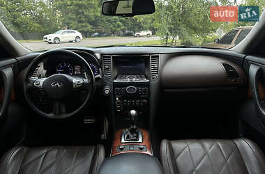 Позашляховик / Кросовер Infiniti QX70 2013 в 