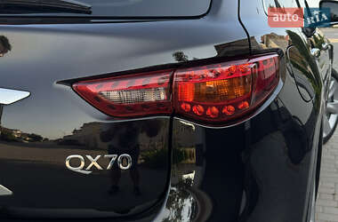Позашляховик / Кросовер Infiniti QX70 2013 в 