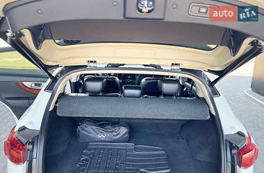 Позашляховик / Кросовер Infiniti QX70 2013 в 
