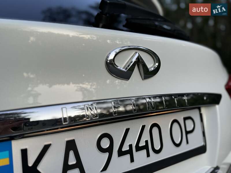 Внедорожник / Кроссовер Infiniti QX70 2014 в Киеве