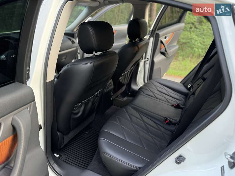 Внедорожник / Кроссовер Infiniti QX70 2014 в Киеве