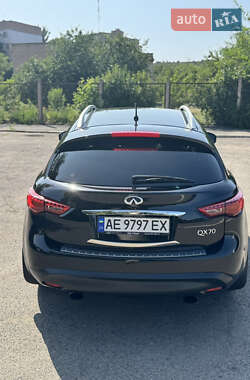 Позашляховик / Кросовер Infiniti QX70 2013 в 