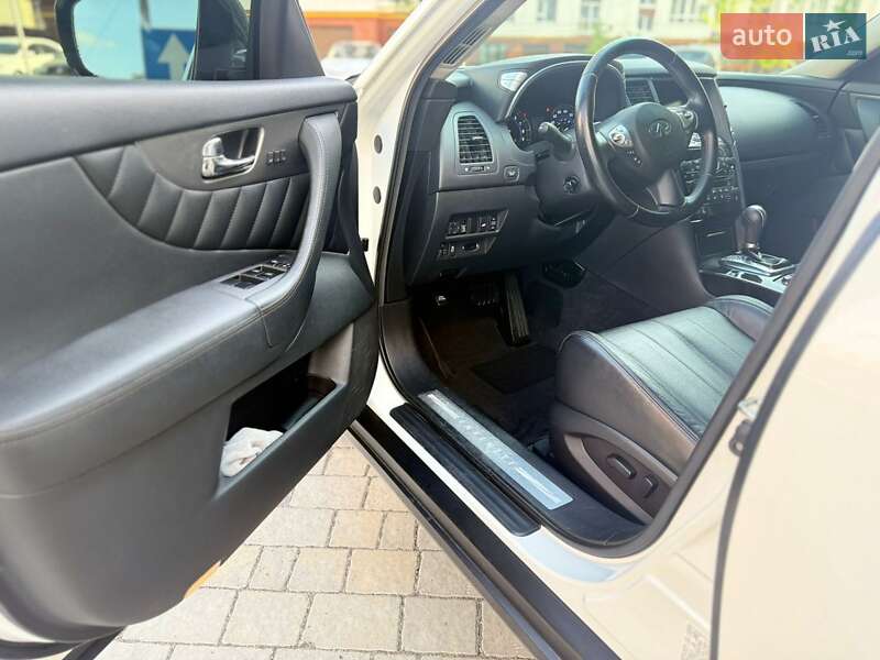 Внедорожник / Кроссовер Infiniti QX70 2016 в Ивано-Франковске