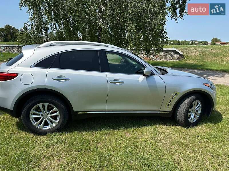 Внедорожник / Кроссовер Infiniti QX70 2015 в Киеве