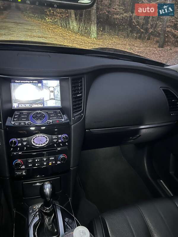 Внедорожник / Кроссовер Infiniti QX70 2014 в Киеве