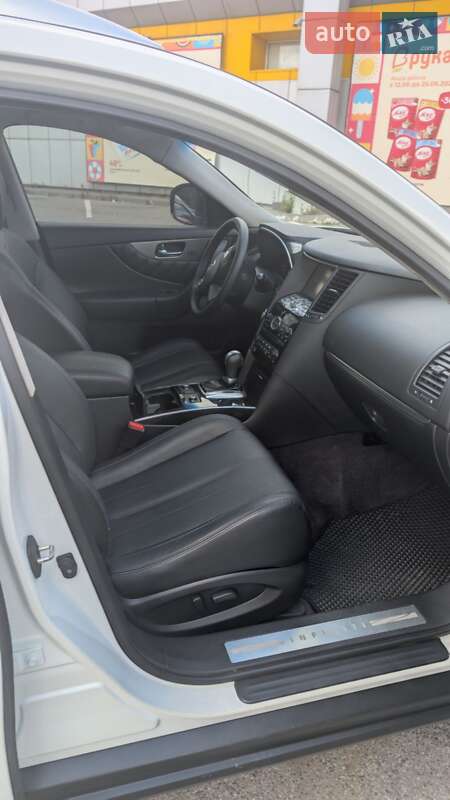 Внедорожник / Кроссовер Infiniti QX70 2013 в Львове