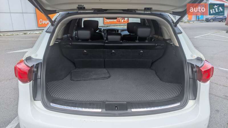 Внедорожник / Кроссовер Infiniti QX70 2013 в Львове