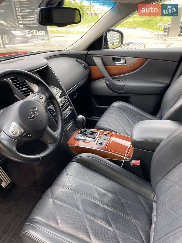 Внедорожник / Кроссовер Infiniti QX70 2016 в Киеве