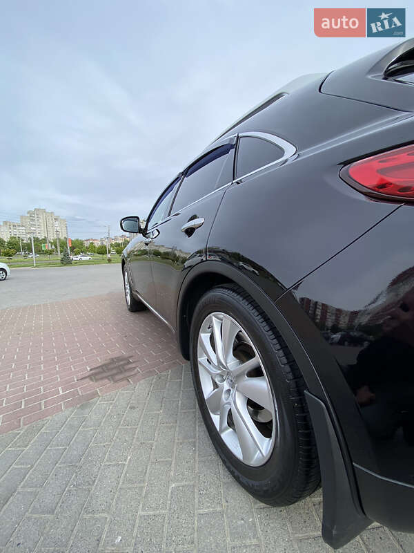 Внедорожник / Кроссовер Infiniti QX70 2016 в Киеве