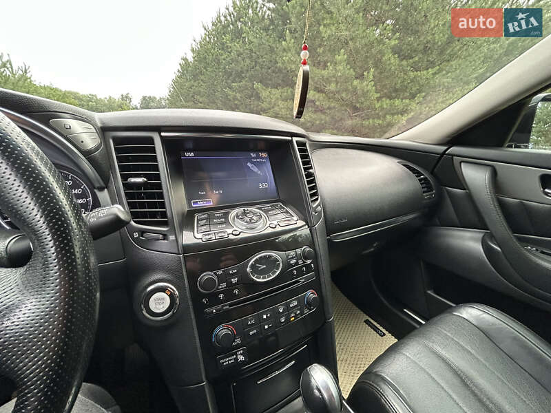 Внедорожник / Кроссовер Infiniti QX70 2014 в Полтаве фото 12 Внедорожник / Кроссовер Infiniti QX70 2014 в Полтаве