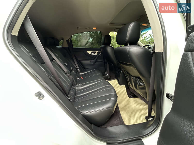 Внедорожник / Кроссовер Infiniti QX70 2014 в Полтаве фото 21 Внедорожник / Кроссовер Infiniti QX70 2014 в Полтаве