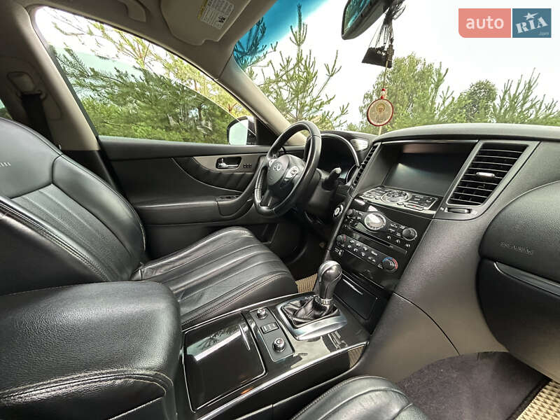 Внедорожник / Кроссовер Infiniti QX70 2014 в Полтаве фото 18 Внедорожник / Кроссовер Infiniti QX70 2014 в Полтаве