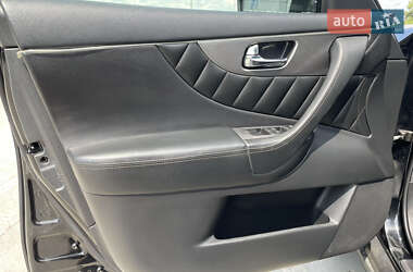 Позашляховик / Кросовер Infiniti QX70 2013 в 