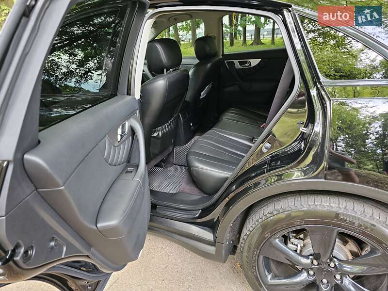 Позашляховик / Кросовер Infiniti QX70 2014 в Ніжині